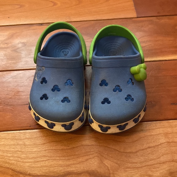Mickey Crocs - Picture 2 of 3